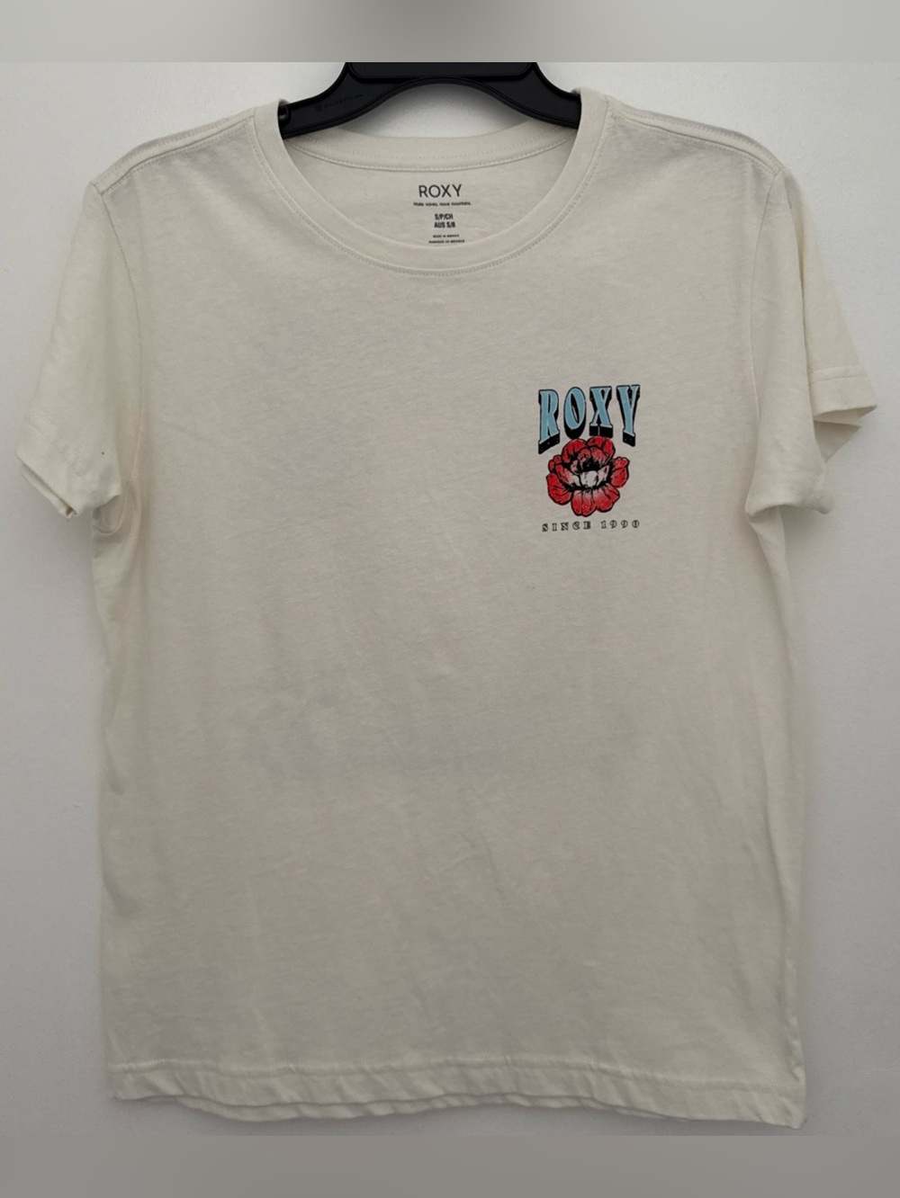 Roxy Cream Short Sleeve Tee with Blue Logo and Red Flower 90s retro streetwear